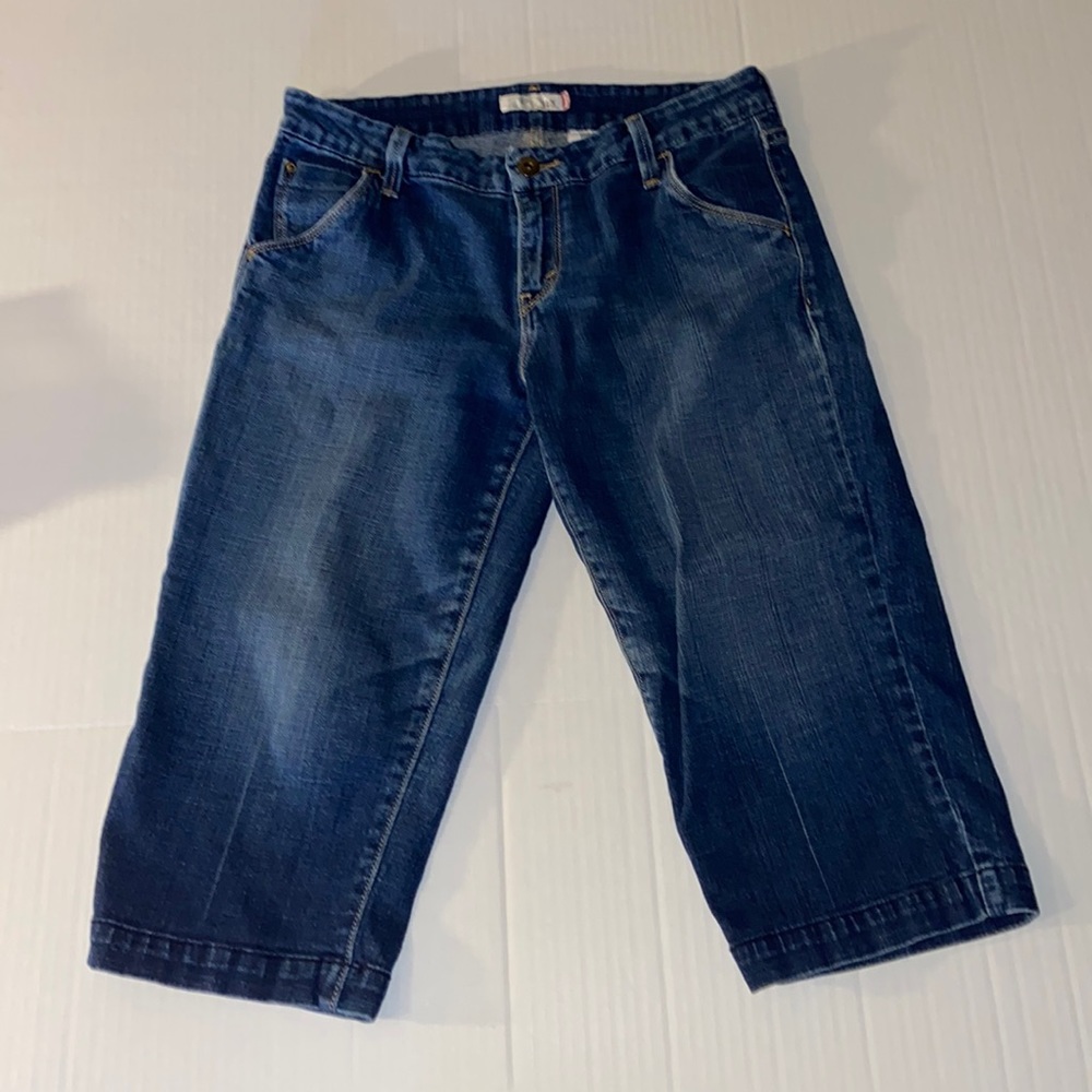 Levi’s 545 Women’s Size 8 Denim Blue Capri Jeans